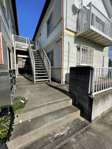 19/30 エントランス