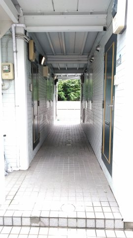 19/29 エントランス