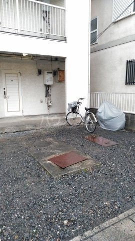 18/28 駐車場