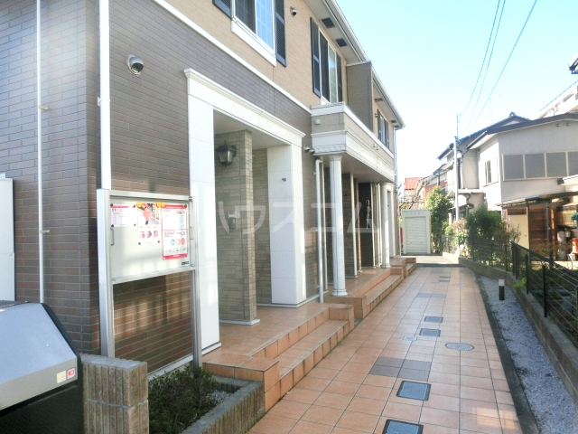 24/30 エントランス