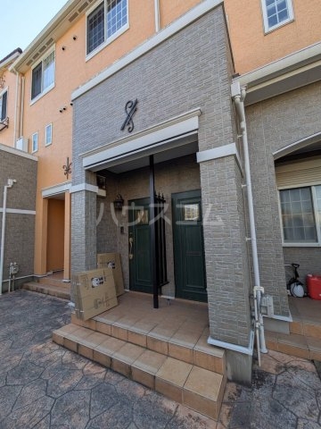 28/30 エントランス