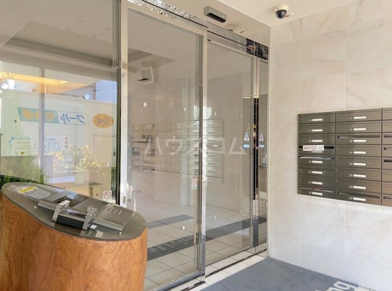 16/22 エントランス