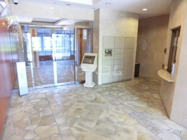 28/30 エントランス