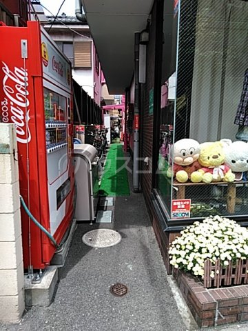 22/28 エントランス