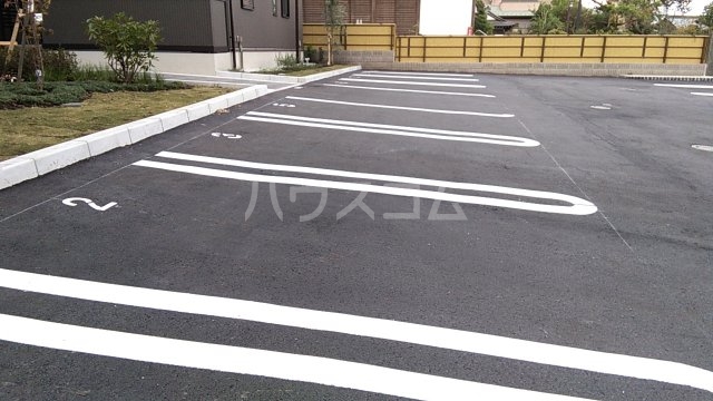 28/30 駐車場