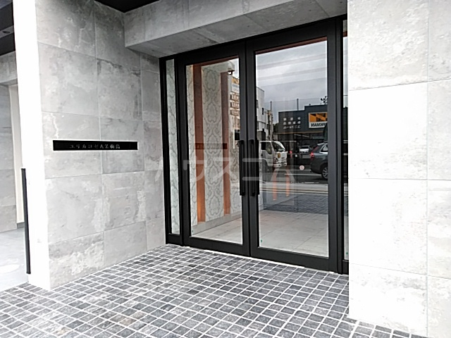 26/30 エントランス