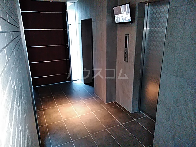 2/5 エントランス