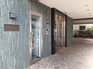 14/17 エントランス