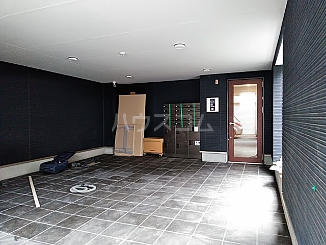 26/30 エントランス