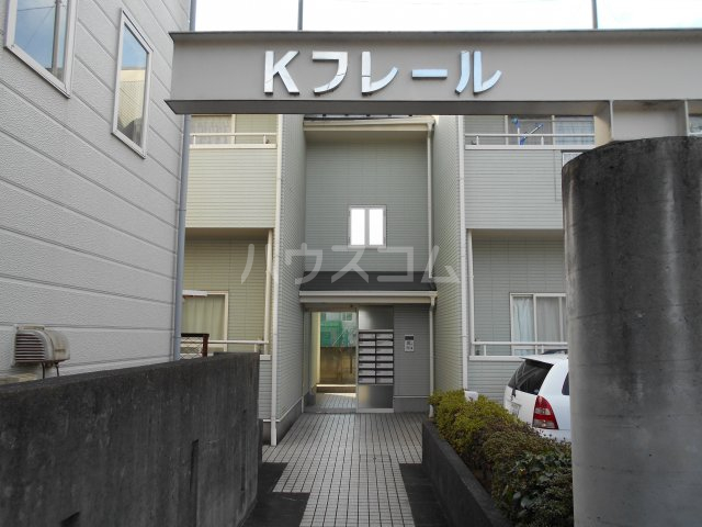 24/30 エントランス