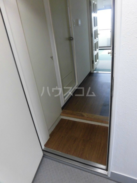 28/30 エントランス