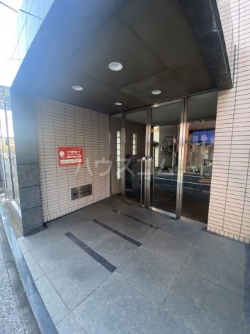 21/27 エントランス