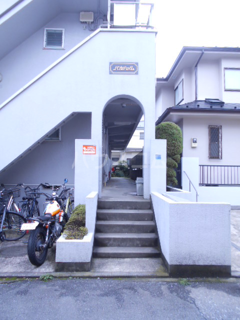 28/30 エントランス