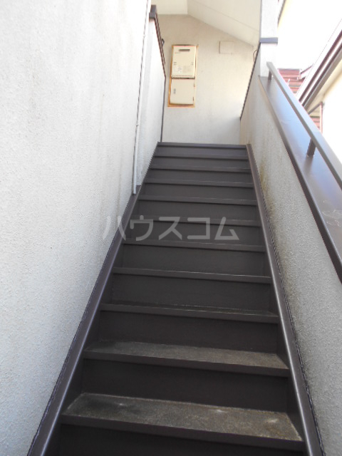 21/30 エントランス