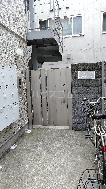 3/10 エントランス