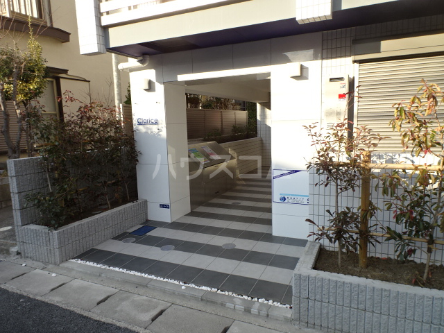 17/27 エントランス