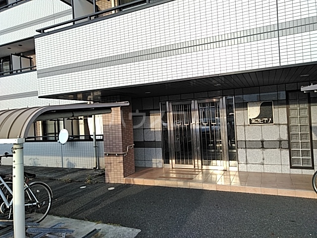 20/30 エントランス