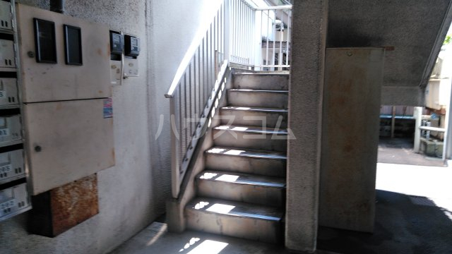 16/25 エントランス