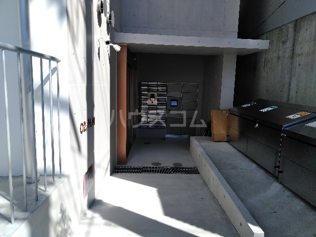 22/30 エントランス