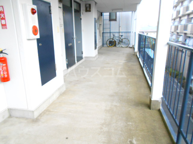 28/30 エントランス