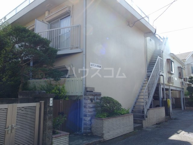 21/30 エントランス