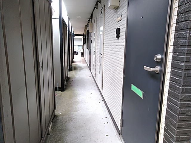 28/30 エントランス