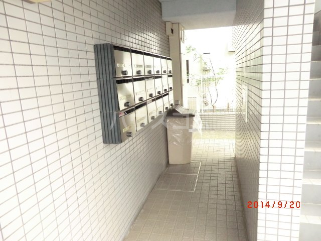 15/23 エントランス