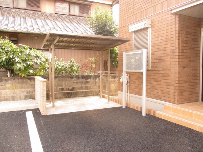 2/4 エントランス