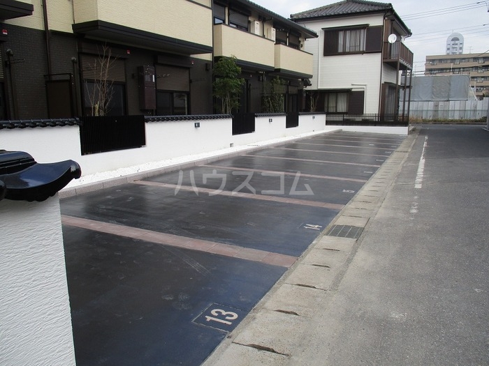 2/4 駐車場