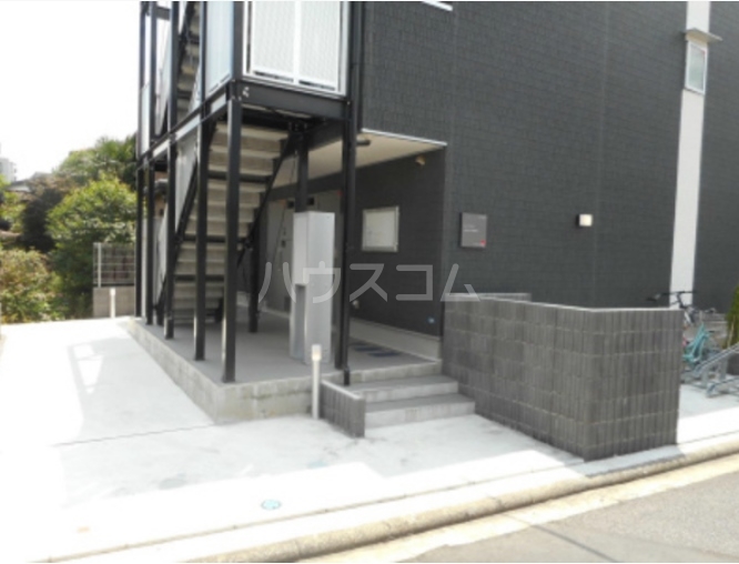 2/5 エントランス