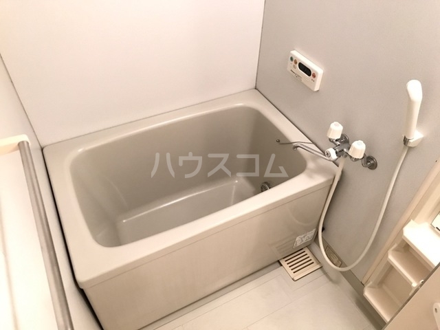 13/30 浴室