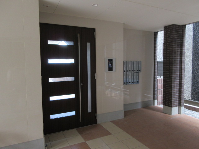 22/24 エントランス