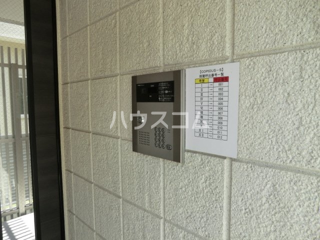 15/23 エントランス