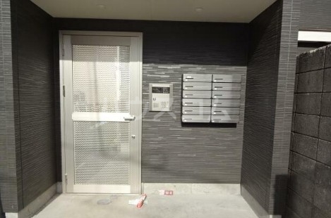 15/21 エントランス