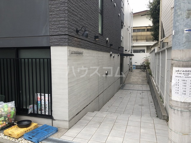 20/27 エントランス