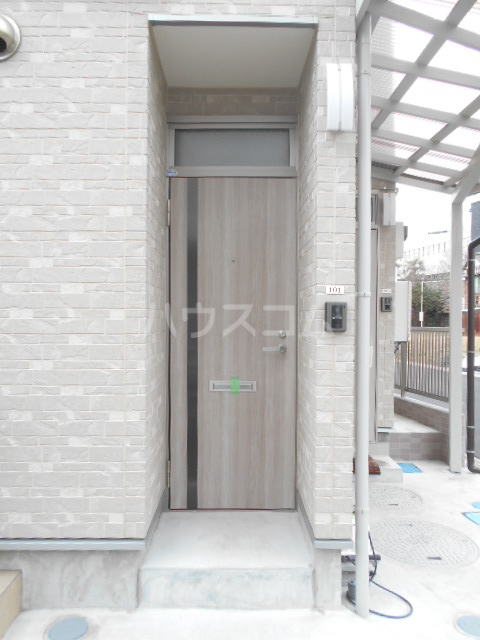 21/27 エントランス