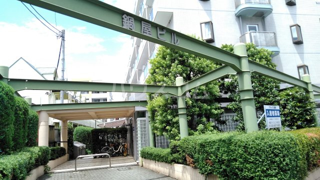 24/30 エントランス