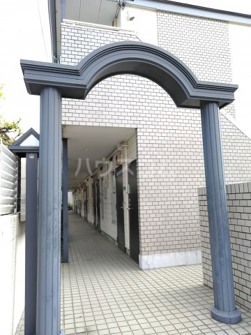 24/30 エントランス