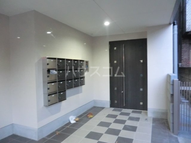 22/30 エントランス