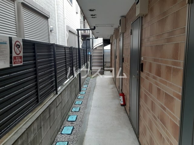 2/4 エントランス