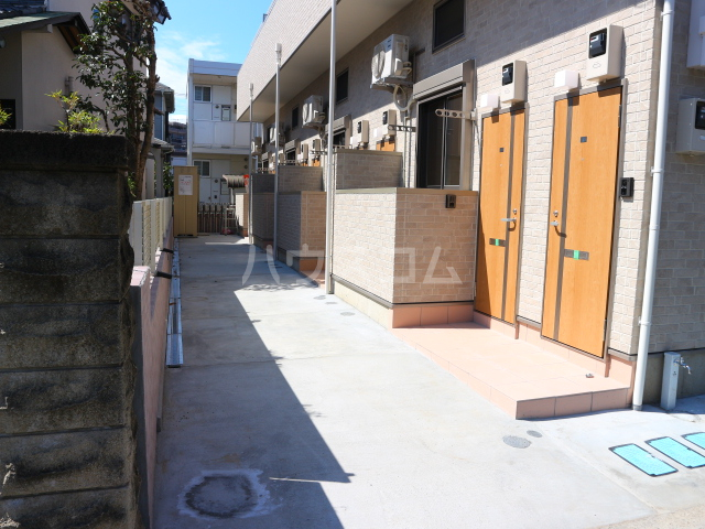 2/5 エントランス