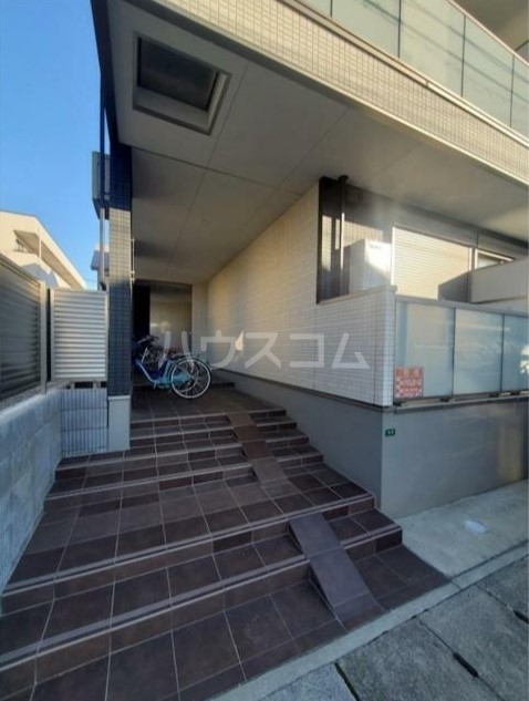 14/19 エントランス