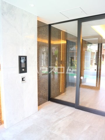 25/30 エントランス