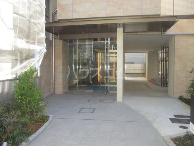 18/22 エントランス