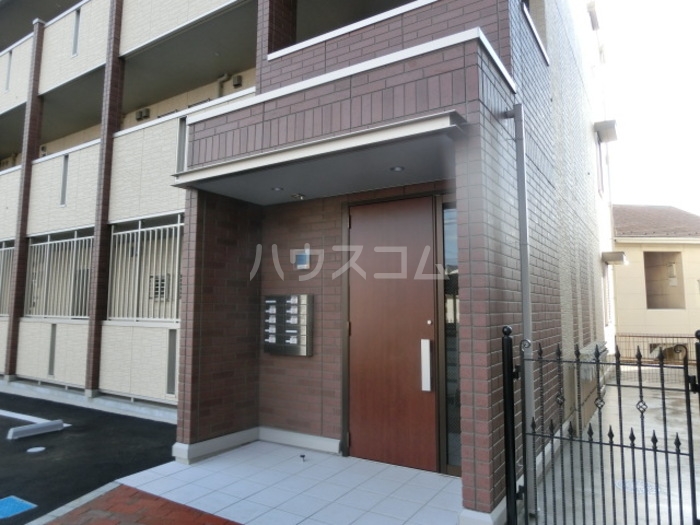 16/19 エントランス