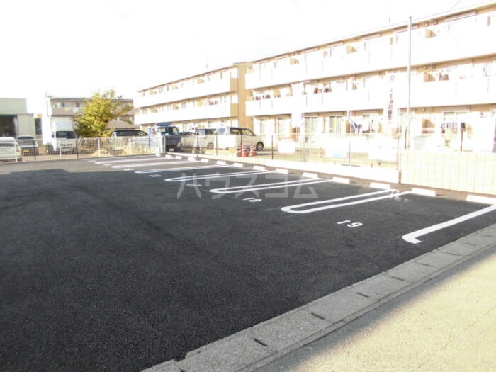 22/23 駐車場