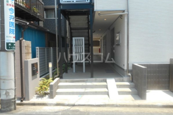 22/30 エントランス