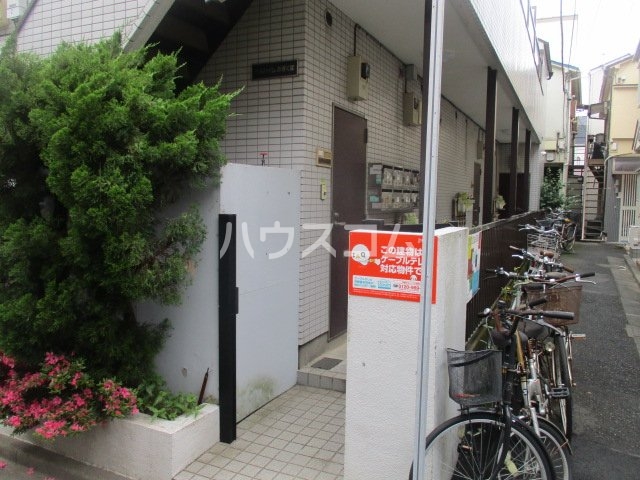 19/27 エントランス