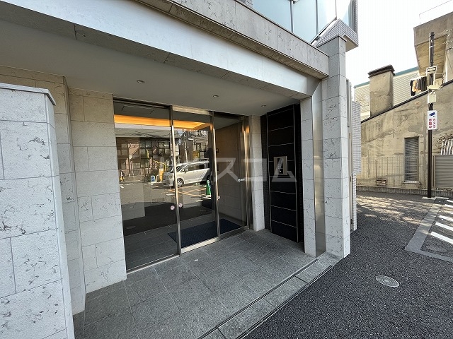 23/30 エントランス