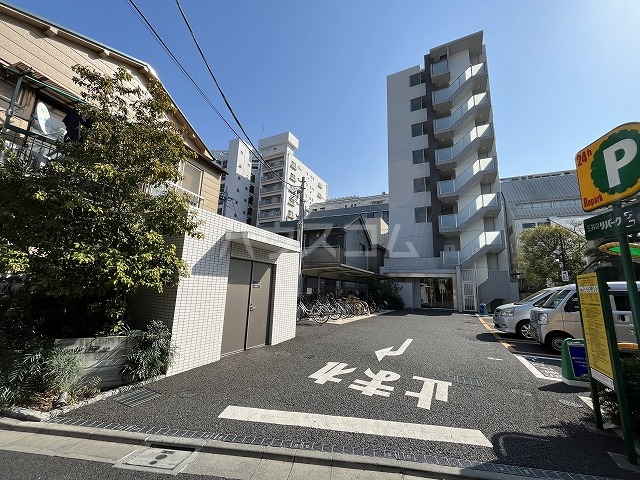 24/30 エントランス